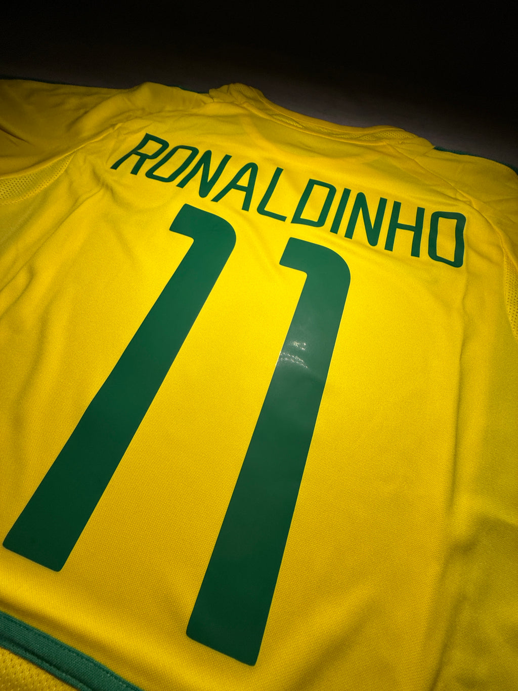 Brazil Ronaldinho #11 2002 World Cup Home Jersey – Retro Edition