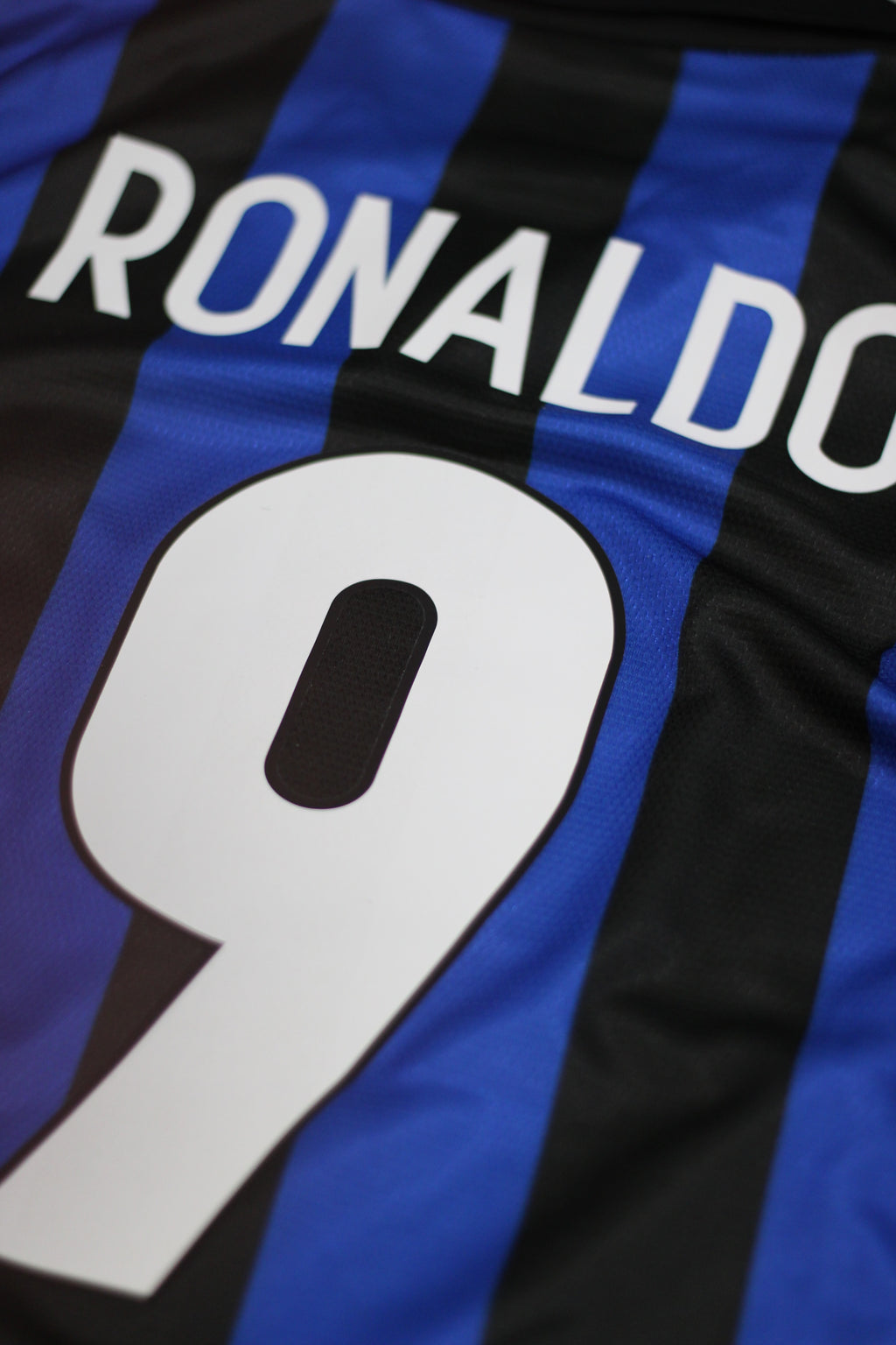 Ronaldo Nazário #9 Inter Milan Retro Champions League Jersey